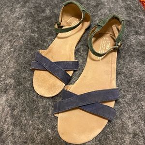 Toms Correa navy/green sandal 8